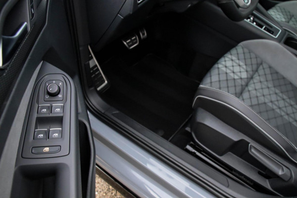 Volkswagen Golf 1.5 eTSI R-Line 150pk DSG 1e Eig|Panoramadak|Virtual Cockpit|IQ LED|Kuipstoelen|NAVI|ACC|DCC|Camera|CarPlay|18inch