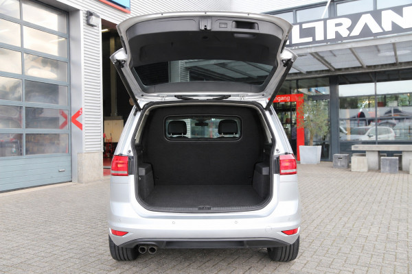 Volkswagen Touran 2.0 TDI 150 | Aut. | Grijs kenteken | Virtual | Cruise | Clima..