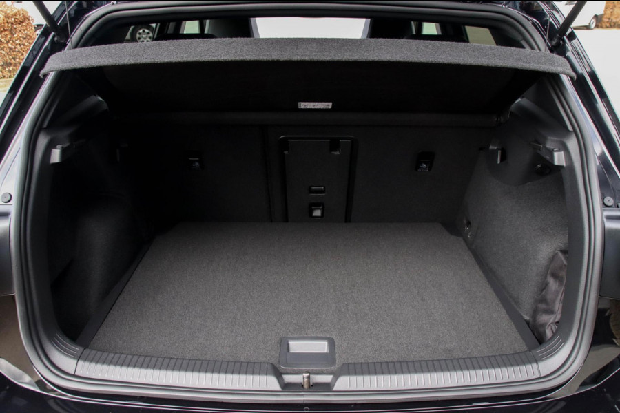 Volkswagen Golf 1.5 eTSI R-Line 150pk DSG 1e Eig|Panoramadak|Virtual Cockpit|IQ LED|Kuipstoelen|NAVI|ACC|DCC|Camera|CarPlay|18inch