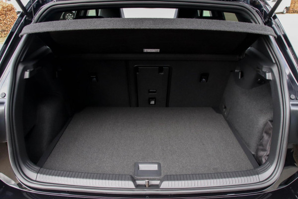 Volkswagen Golf 1.5 eTSI R-Line 150pk DSG 1e Eig|Panoramadak|Virtual Cockpit|IQ LED|Kuipstoelen|NAVI|ACC|DCC|Camera|CarPlay|18inch