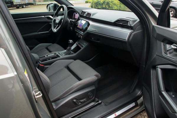 Audi Q3 40 2.0TFSI Quattro Edition One S-line 190pk S-Tronic 1e Eig|Panoramadak|Virtual Cockpit|LED Matrix|Leder|Black|20|Trekhaak