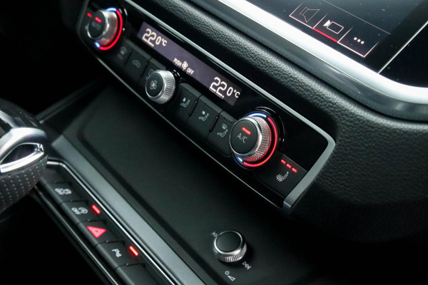 Audi Q3 40 2.0TFSI Quattro Edition One S-line 190pk S-Tronic 1e Eig|Panoramadak|Virtual Cockpit|LED Matrix|Leder|Black|20|Trekhaak