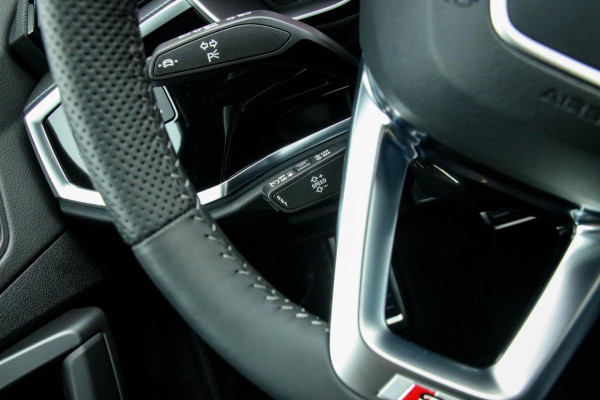 Audi Q3 40 2.0TFSI Quattro Edition One S-line 190pk S-Tronic 1e Eig|Panoramadak|Virtual Cockpit|LED Matrix|Leder|Black|20|Trekhaak