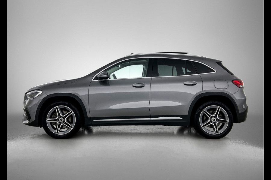 Mercedes-Benz GLA 250 e AMG Plug-In Hybride | AMG-Line IN en Exterieur | Sfeefverlichting| Chroompakket |  Navigatie | Panorama-schuifkanteldak | Stoelverwarming | 24 Maanden Mercedes-Benz Certified garantie.