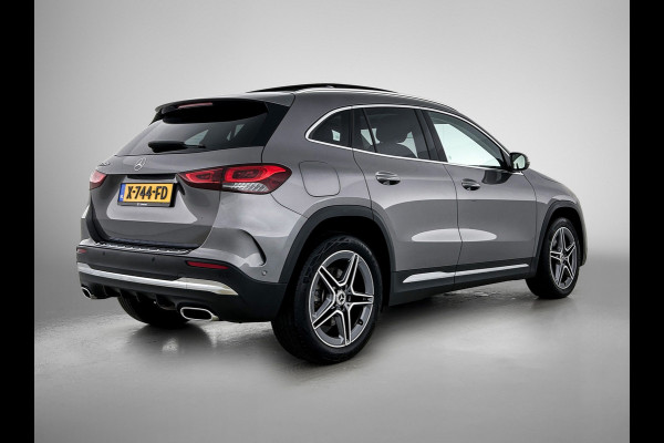 Mercedes-Benz GLA 250 e AMG Plug-In Hybride | AMG-Line IN en Exterieur | Sfeefverlichting| Chroompakket |  Navigatie | Panorama-schuifkanteldak | Stoelverwarming | 24 Maanden Mercedes-Benz Certified garantie.