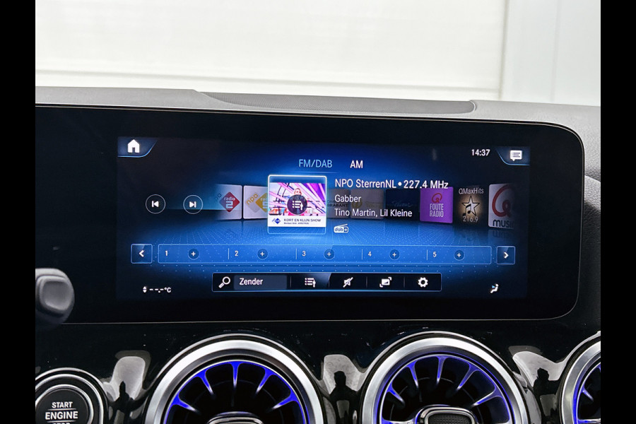 Mercedes-Benz GLA 250 e AMG Plug-In Hybride | AMG-Line IN en Exterieur | Sfeefverlichting| Chroompakket |  Navigatie | Panorama-schuifkanteldak | Stoelverwarming | 24 Maanden Mercedes-Benz Certified garantie.