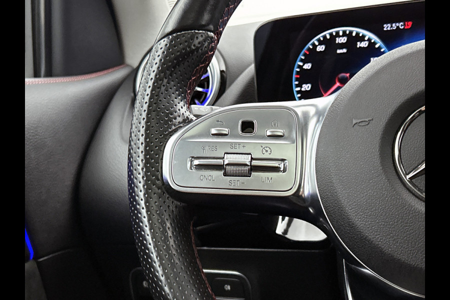 Mercedes-Benz GLA 250 e AMG Plug-In Hybride | AMG-Line IN en Exterieur | Sfeefverlichting| Chroompakket |  Navigatie | Panorama-schuifkanteldak | Stoelverwarming | 24 Maanden Mercedes-Benz Certified garantie.
