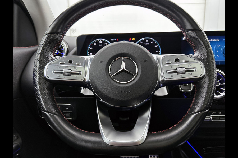 Mercedes-Benz GLA 250 e AMG Plug-In Hybride | AMG-Line IN en Exterieur | Sfeefverlichting| Chroompakket |  Navigatie | Panorama-schuifkanteldak | Stoelverwarming | 24 Maanden Mercedes-Benz Certified garantie.