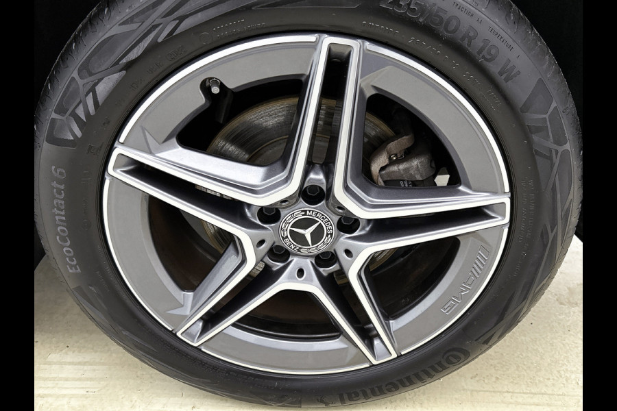 Mercedes-Benz GLA 250 e AMG Plug-In Hybride | AMG-Line IN en Exterieur | Sfeefverlichting| Chroompakket |  Navigatie | Panorama-schuifkanteldak | Stoelverwarming | 24 Maanden Mercedes-Benz Certified garantie.
