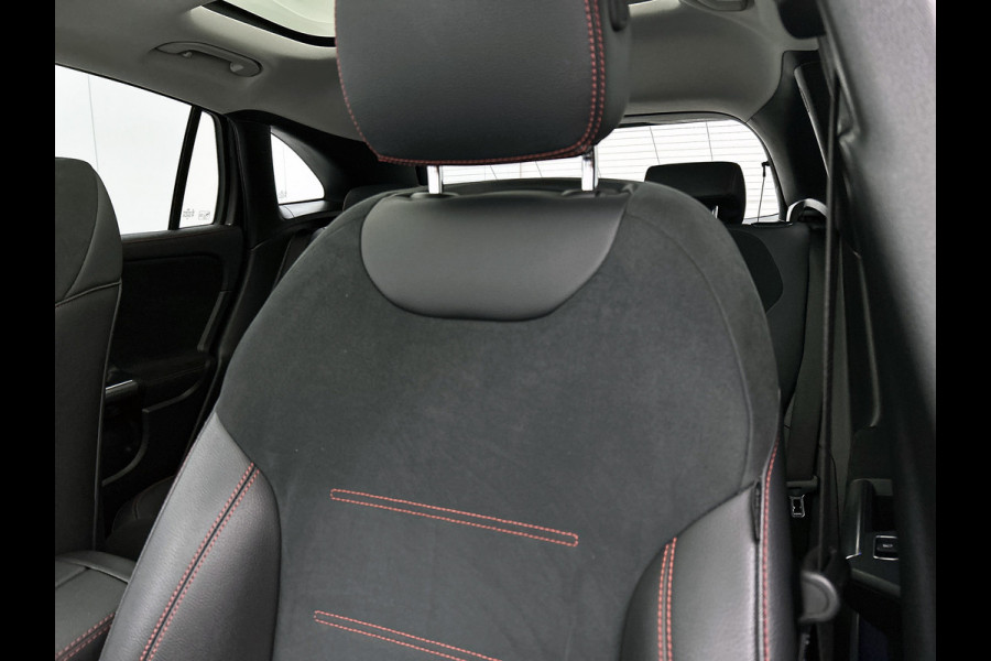 Mercedes-Benz GLA 250 e AMG Plug-In Hybride | AMG-Line IN en Exterieur | Sfeefverlichting| Chroompakket |  Navigatie | Panorama-schuifkanteldak | Stoelverwarming | 24 Maanden Mercedes-Benz Certified garantie.
