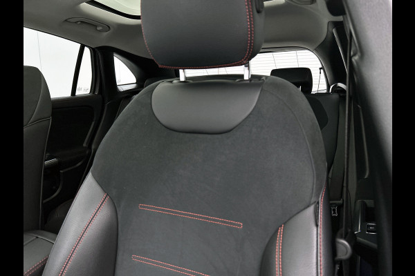 Mercedes-Benz GLA 250 e AMG Plug-In Hybride | AMG-Line IN en Exterieur | Sfeefverlichting| Chroompakket |  Navigatie | Panorama-schuifkanteldak | Stoelverwarming | 24 Maanden Mercedes-Benz Certified garantie.