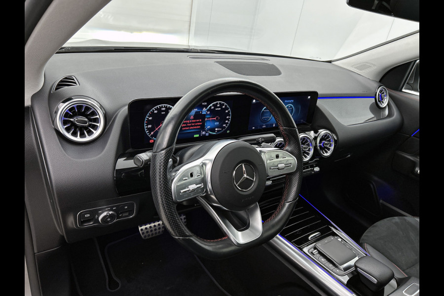 Mercedes-Benz GLA 250 e AMG Plug-In Hybride | AMG-Line IN en Exterieur | Sfeefverlichting| Chroompakket |  Navigatie | Panorama-schuifkanteldak | Stoelverwarming | 24 Maanden Mercedes-Benz Certified garantie.