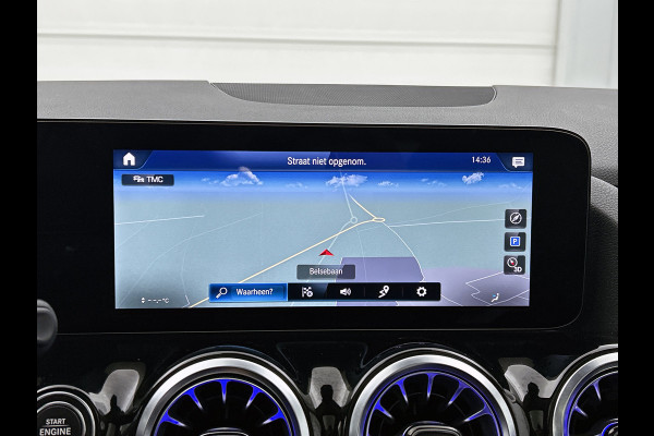 Mercedes-Benz GLA 250 e AMG Plug-In Hybride | AMG-Line IN en Exterieur | Sfeefverlichting| Chroompakket |  Navigatie | Panorama-schuifkanteldak | Stoelverwarming | 24 Maanden Mercedes-Benz Certified garantie.