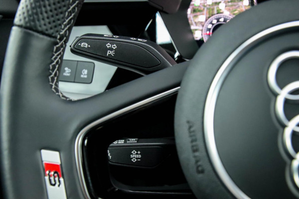 Audi A3 Sportback 35 1.5 TFSI S Edition One S-line 150pk S-Tronic Lederen kuipstoelen|Virtual Cockpit|Panoramadak|LED Matrix|Black