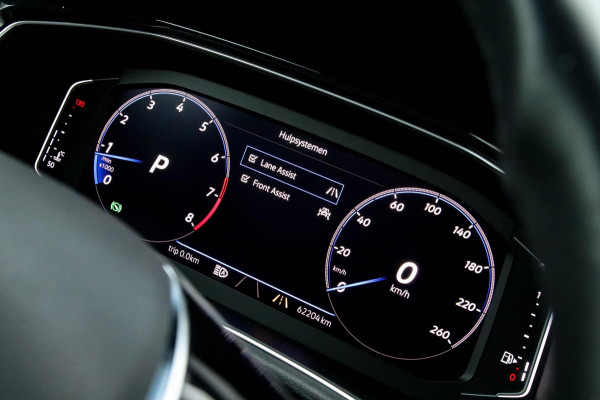 Volkswagen T-Roc 2.0TSI 4Motion Sport 190pk DSG! 1e|DLR|Panoramadak|Virtual Cockpit|LED Plus|Sportstoelen|PDC|CarPlay|Beats|18inch