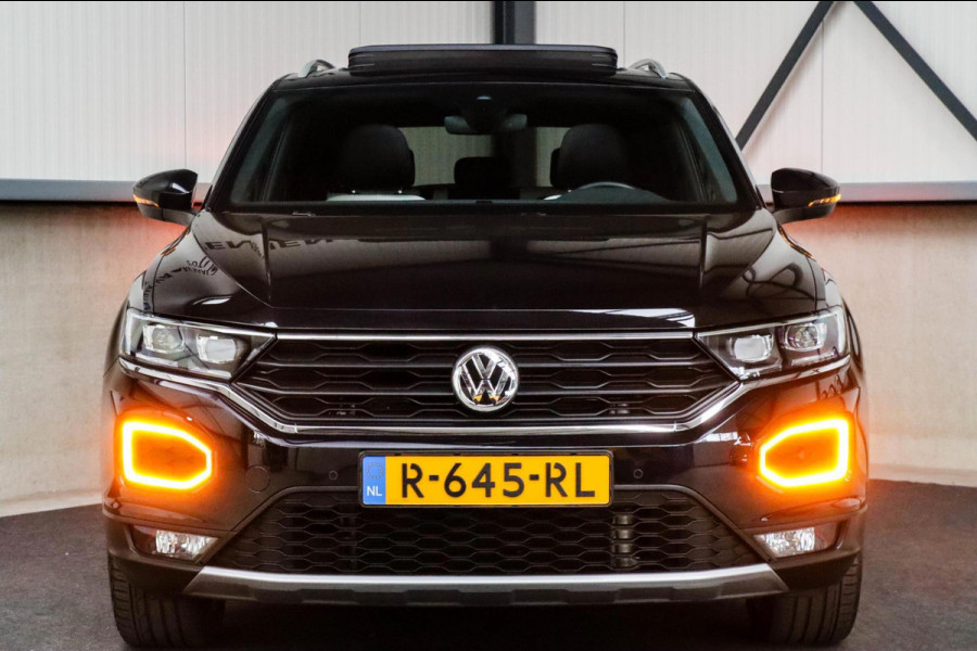 Volkswagen T-Roc 2.0TSI 4Motion Sport 190pk DSG! 1e|DLR|Panoramadak|Virtual Cockpit|LED Plus|Sportstoelen|PDC|CarPlay|Beats|18inch