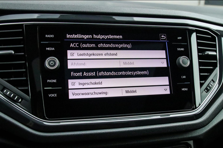 Volkswagen T-Roc 2.0TSI 4Motion Sport 190pk DSG! 1e|DLR|Panoramadak|Virtual Cockpit|LED Plus|Sportstoelen|PDC|CarPlay|Beats|18inch