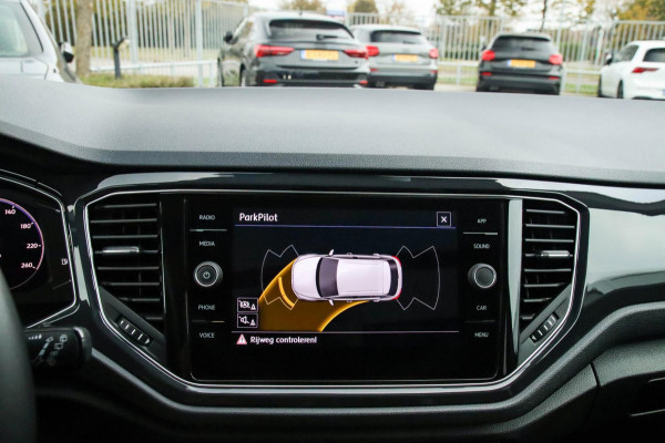 Volkswagen T-Roc 2.0TSI 4Motion Sport 190pk DSG! 1e|DLR|Panoramadak|Virtual Cockpit|LED Plus|Sportstoelen|PDC|CarPlay|Beats|18inch