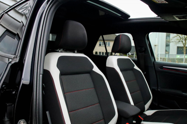 Volkswagen T-Roc 2.0TSI 4Motion Sport 190pk DSG! 1e|DLR|Panoramadak|Virtual Cockpit|LED Plus|Sportstoelen|PDC|CarPlay|Beats|18inch