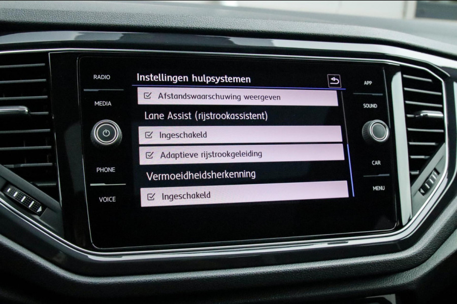 Volkswagen T-Roc 2.0TSI 4Motion Sport 190pk DSG! 1e|DLR|Panoramadak|Virtual Cockpit|LED Plus|Sportstoelen|PDC|CarPlay|Beats|18inch