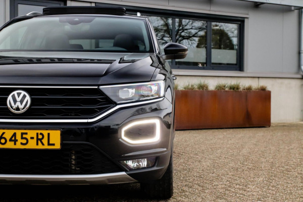 Volkswagen T-Roc 2.0TSI 4Motion Sport 190pk DSG! 1e|DLR|Panoramadak|Virtual Cockpit|LED Plus|Sportstoelen|PDC|CarPlay|Beats|18inch
