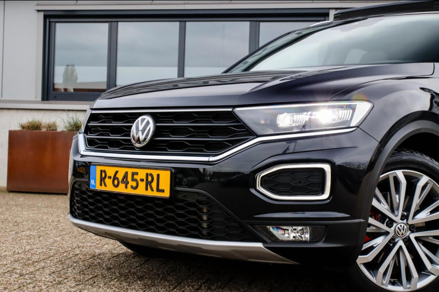 Volkswagen T-Roc 2.0TSI 4Motion Sport 190pk DSG! 1e|DLR|Panoramadak|Virtual Cockpit|LED Plus|Sportstoelen|PDC|CarPlay|Beats|18inch