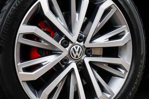 Volkswagen T-Roc 2.0TSI 4Motion Sport 190pk DSG! 1e|DLR|Panoramadak|Virtual Cockpit|LED Plus|Sportstoelen|PDC|CarPlay|Beats|18inch