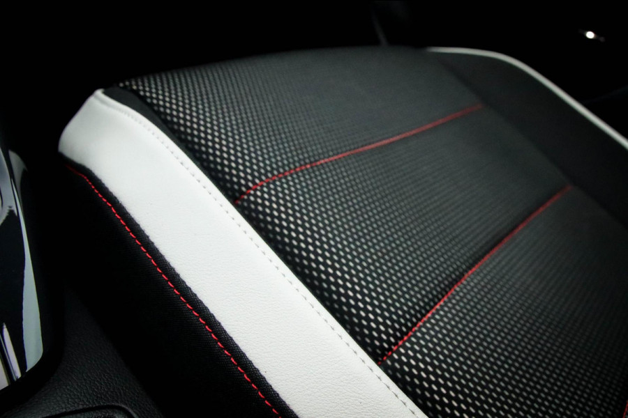 Volkswagen T-Roc 2.0TSI 4Motion Sport 190pk DSG! 1e|DLR|Panoramadak|Virtual Cockpit|LED Plus|Sportstoelen|PDC|CarPlay|Beats|18inch