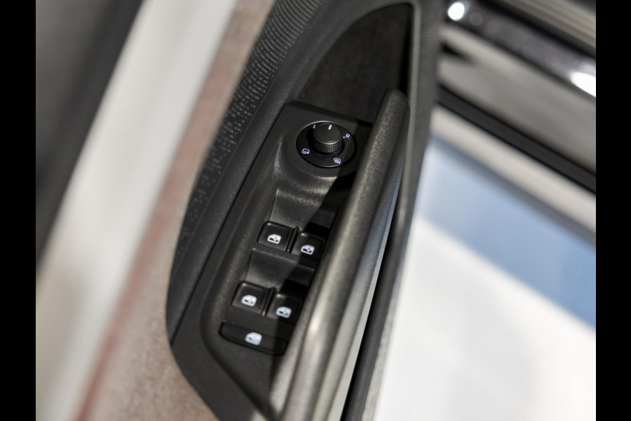 Škoda ENYAQ iV 60 SOH 93% / 180pk / NAP / Achteruitrij camera / Stoelverwarming /