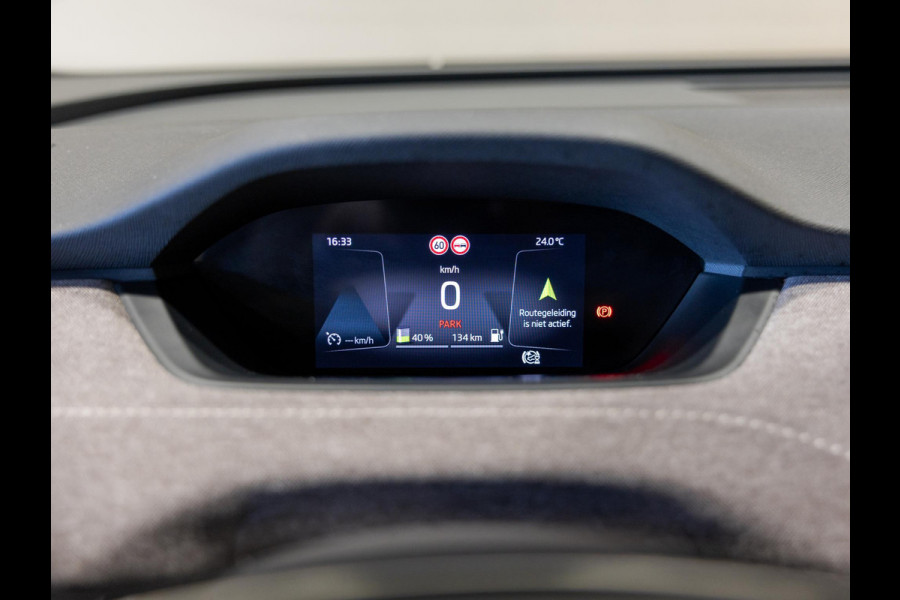 Škoda ENYAQ iV 60 SOH 93% / 180pk / NAP / Achteruitrij camera / Stoelverwarming /