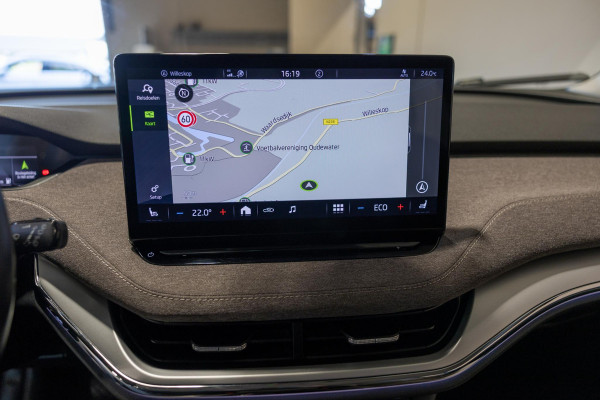 Škoda ENYAQ iV 60 SOH 93% / 180pk / NAP / Achteruitrij camera / Stoelverwarming /