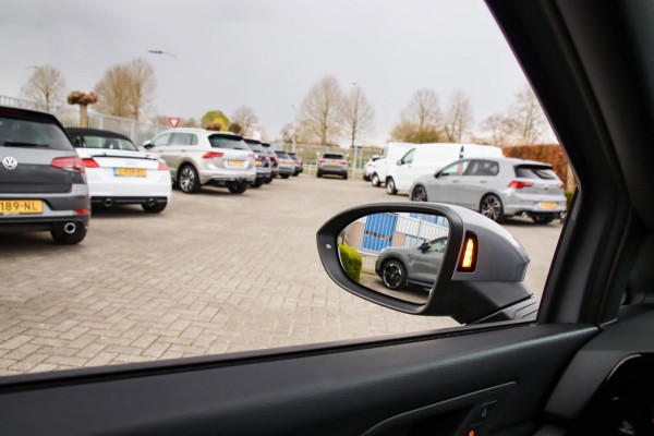 Volkswagen Golf 2.0 TSI GTI 245pk DSG! Panoramadak|Virtual Cockpit|IQ LED|Lederen kuipstoelen+Ventilatie|NAVI|Camera|Harman Kardon