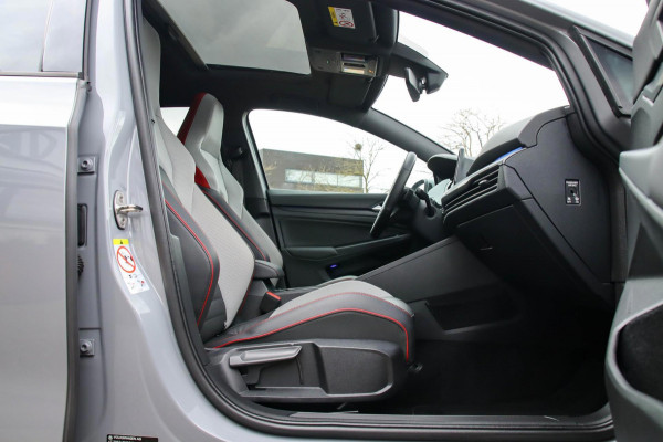 Volkswagen Golf 2.0 TSI GTI 245pk DSG! Panoramadak|Virtual Cockpit|IQ LED|Lederen kuipstoelen+Ventilatie|NAVI|Camera|Harman Kardon