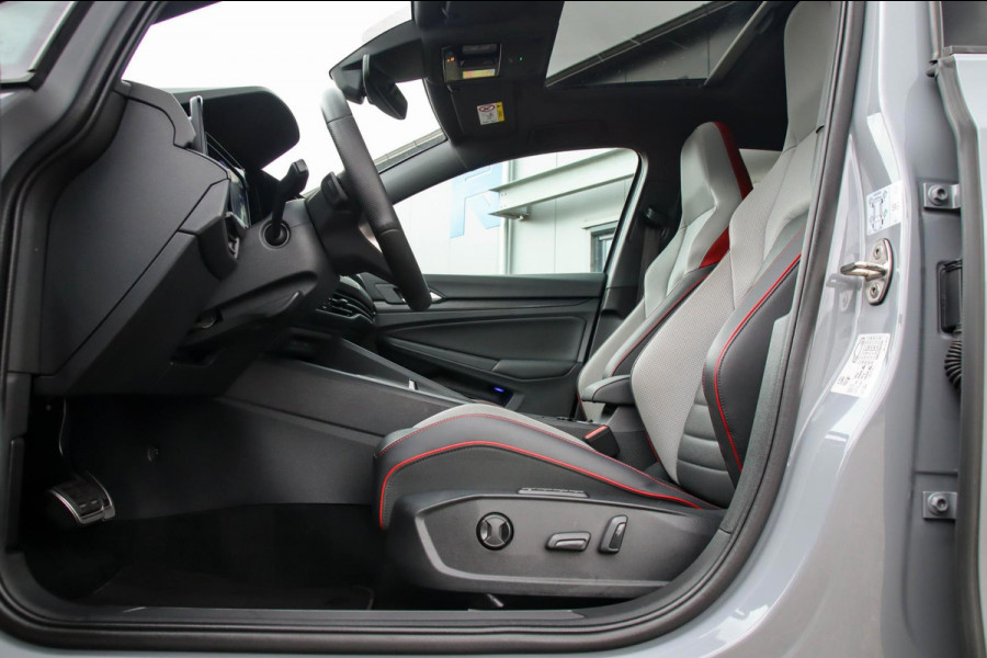 Volkswagen Golf 2.0 TSI GTI 245pk DSG! Panoramadak|Virtual Cockpit|IQ LED|Lederen kuipstoelen+Ventilatie|NAVI|Camera|Harman Kardon