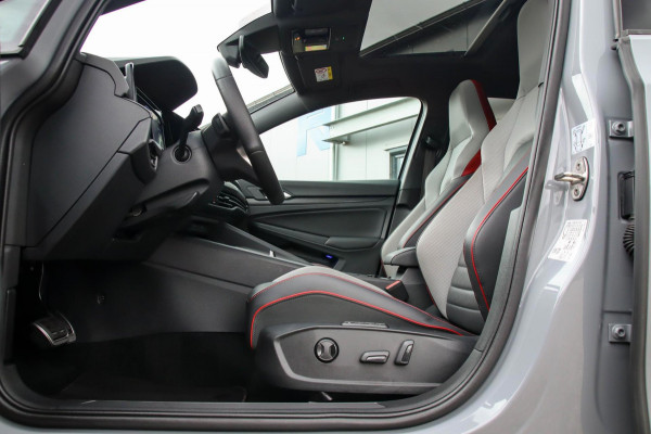 Volkswagen Golf 2.0 TSI GTI 245pk DSG! Panoramadak|Virtual Cockpit|IQ LED|Lederen kuipstoelen+Ventilatie|NAVI|Camera|Harman Kardon
