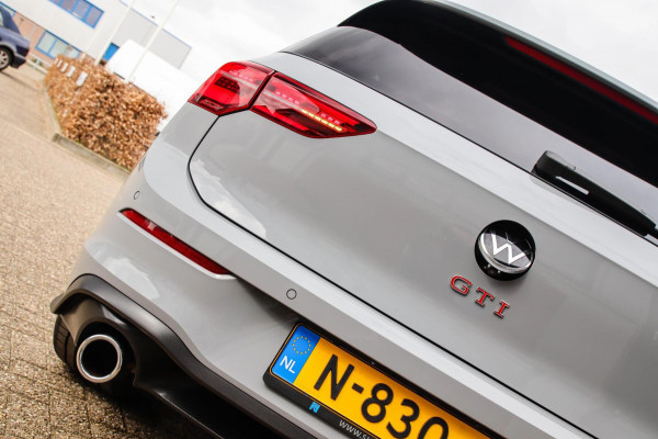 Volkswagen Golf 2.0 TSI GTI 245pk DSG! Panoramadak|Virtual Cockpit|IQ LED|Lederen kuipstoelen+Ventilatie|NAVI|Camera|Harman Kardon