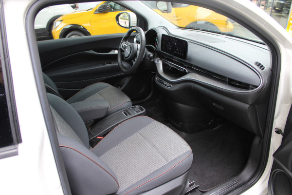 Fiat 500E Icon 42 kWh | Panoramadak | Parkeersensoren | Achteruitrijcamera | Airco