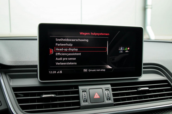 Audi Q5 55 TFSI e Quattro Competition Pro Line S S-Line 367pk Automaat Luchtvering|Panoramadak|Virtual Cockpit|S kuipstoelen|Black