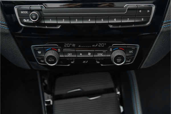 BMW X1 xDrive25i High Executive M-Sport Pano Trekhaak H/K Shadow Stuurverw 20"