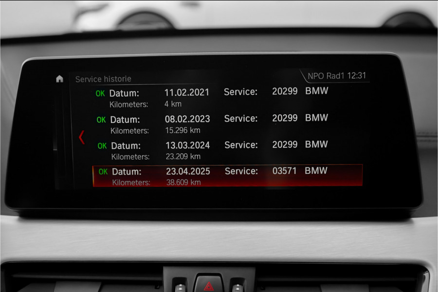 BMW X1 xDrive25i High Executive M-Sport Pano Trekhaak H/K Shadow Stuurverw 20"