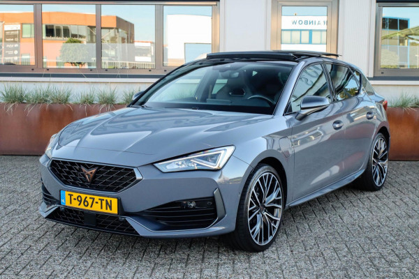 CUPRA Leon 1.4 e-Hybrid VZ Copper Edition 245pk DSG! 1e|Panoramadak|Virtual Cockpit|LED Matrix|Kuipstoelen elektrisch|NAVI|Camera