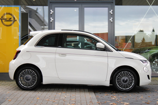 Fiat 500E Icon 42 kWh | Panoramadak | Parkeersensoren | Achteruitrijcamera | Airco