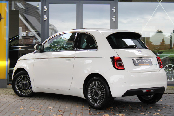 Fiat 500E Icon 42 kWh | Panoramadak | Parkeersensoren | Achteruitrijcamera | Airco