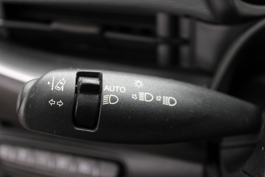 Fiat 500E Icon 42 kWh | Panoramadak | Parkeersensoren | Achteruitrijcamera | Airco