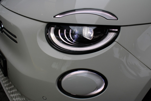 Fiat 500E Icon 42 kWh | Panoramadak | Parkeersensoren | Achteruitrijcamera | Airco