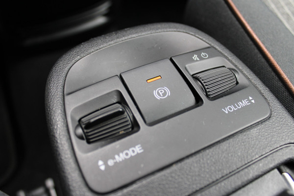 Fiat 500E Icon 42 kWh | Panoramadak | Parkeersensoren | Achteruitrijcamera | Airco