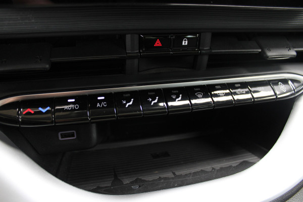 Fiat 500E Icon 42 kWh | Panoramadak | Parkeersensoren | Achteruitrijcamera | Airco