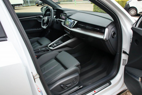 Audi A3 Sportback 45TFSI e PHEV S Edition S-line 245pk S-Tronic Elektrische Kuipstoelen|Virtual Cockpit|Panoramadak|LED Matrix|B&O