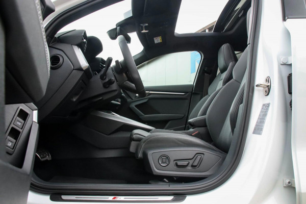 Audi A3 Sportback 45TFSI e PHEV S Edition S-line 245pk S-Tronic Elektrische Kuipstoelen|Virtual Cockpit|Panoramadak|LED Matrix|B&O