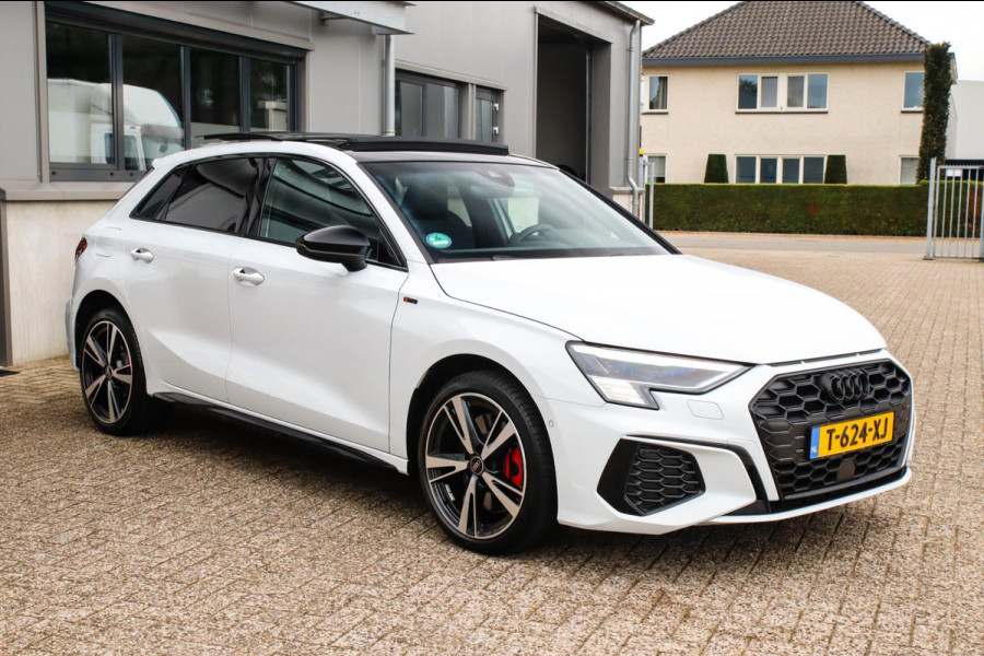 Audi A3 Sportback 45TFSI e PHEV S Edition S-line 245pk S-Tronic Elektrische Kuipstoelen|Virtual Cockpit|Panoramadak|LED Matrix|B&O